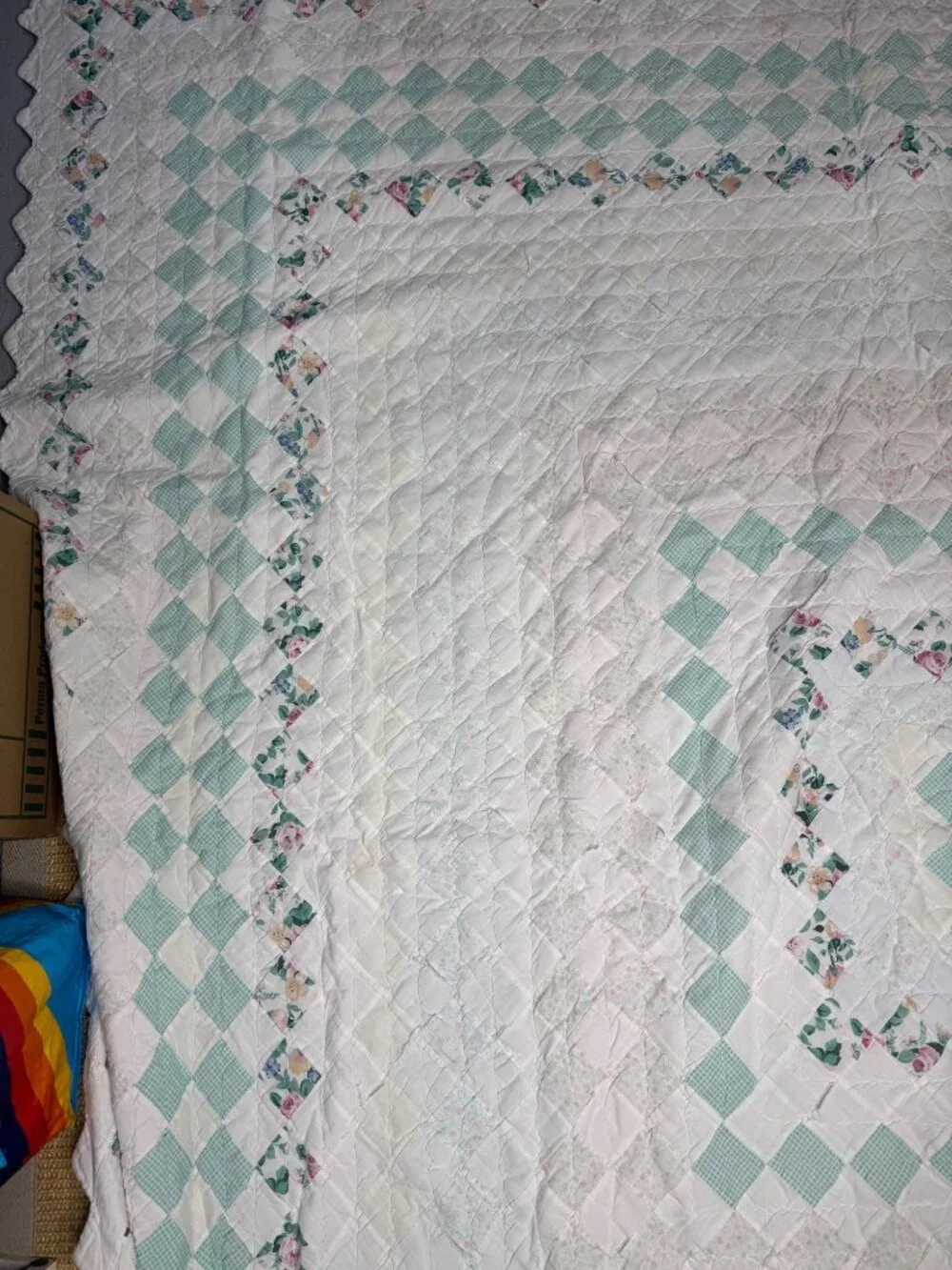 Vintage Handmade Floral Quilt Green White Patchwork Full Queen Scalloped Edges C